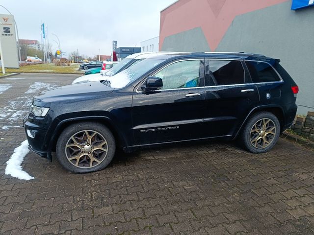 Jeep Grand Cherokee Cherokee 3,0 CRD Overland AHK MOT