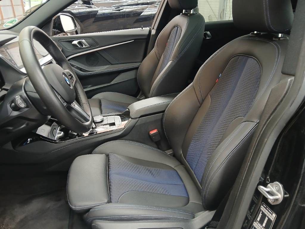 Fahrzeugabbildung BMW 218i M Sport Gran Coupé Panorama ACC Memory HuD