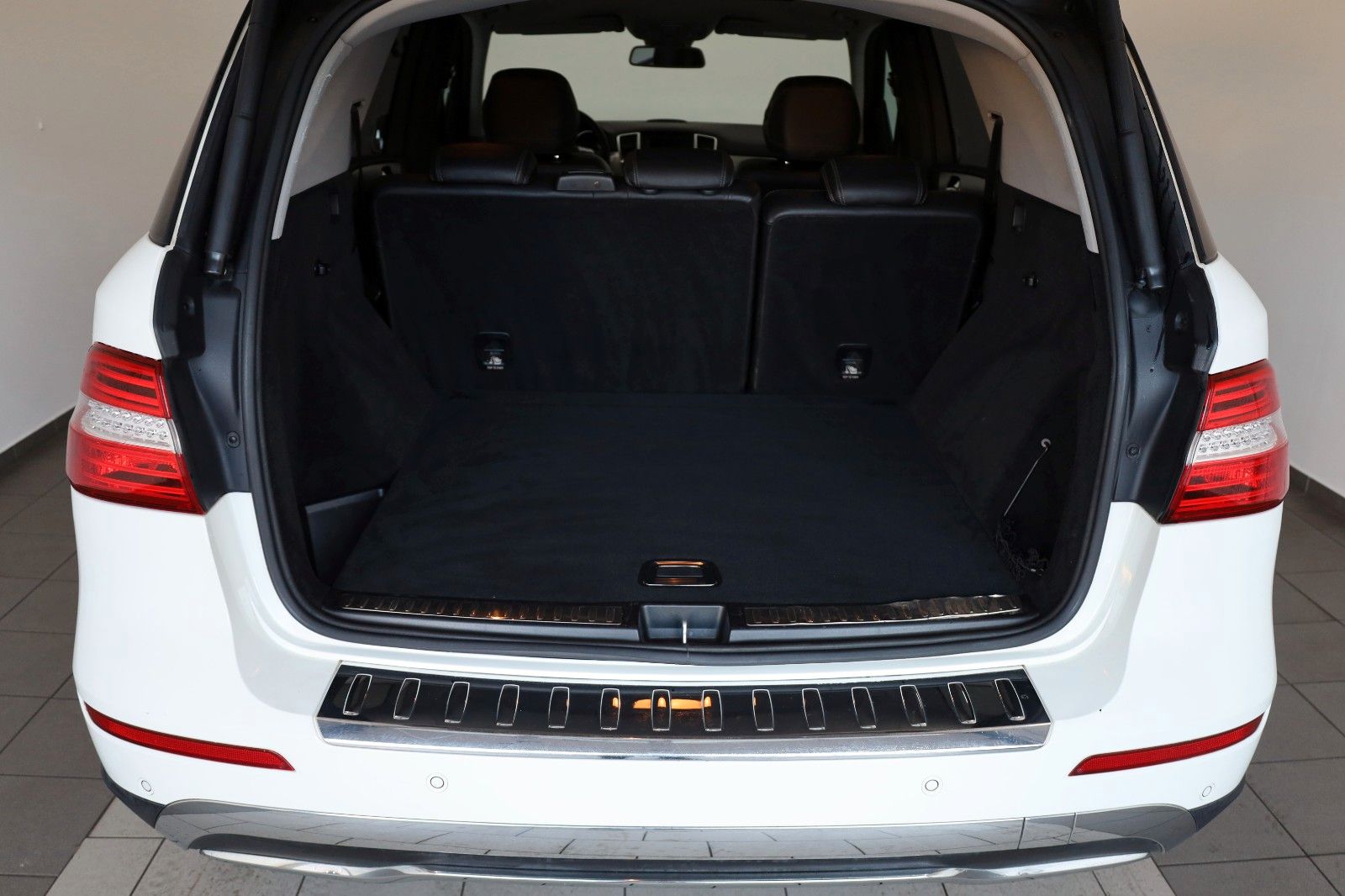 Fahrzeugabbildung Mercedes-Benz ML 250 CDI BT T.Leder,Navi,SD,SH,Park Assist,AHK