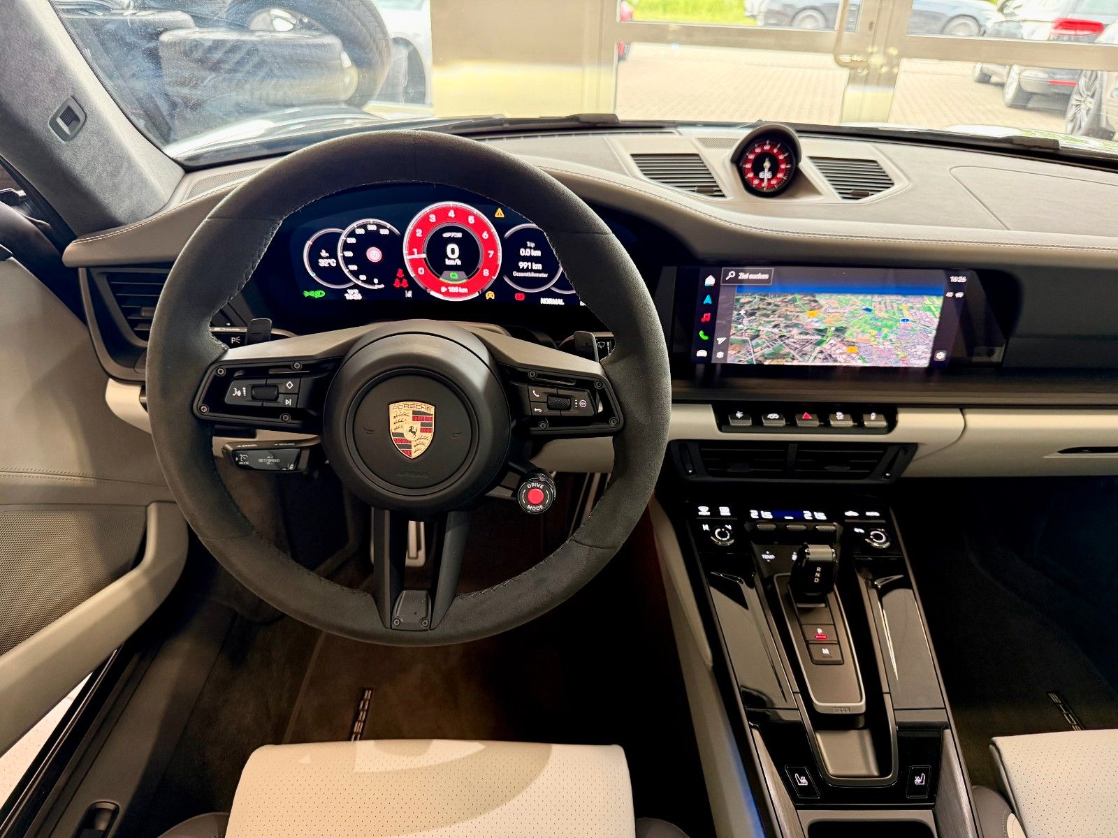 Fahrzeugabbildung Porsche 911 992.2 Carrera GTS AERO-Kit / LIFT / 18-Wege