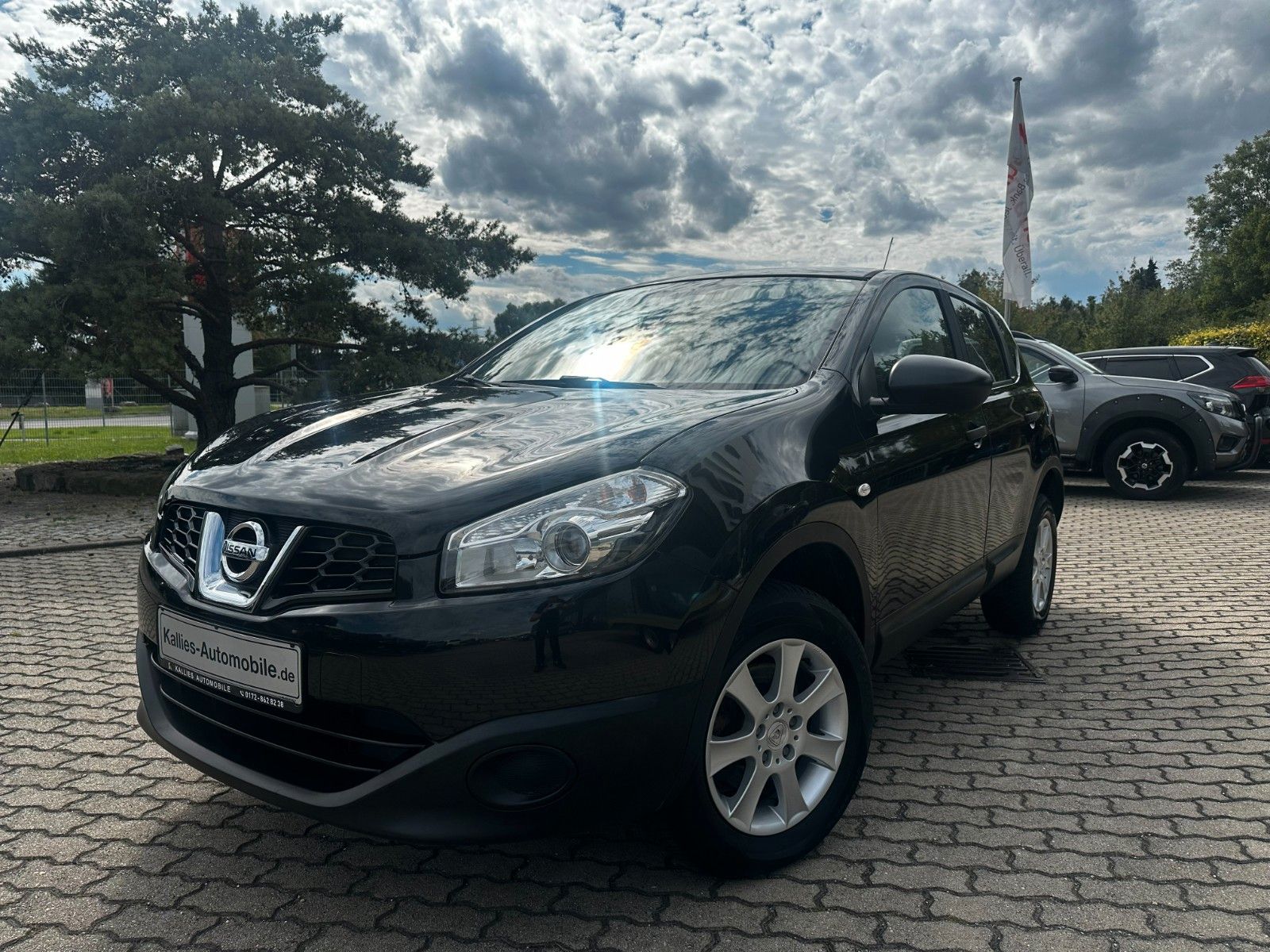 Fahrzeugabbildung Nissan Qashqai Visia Top Zustand / SH gepflegt / AHK