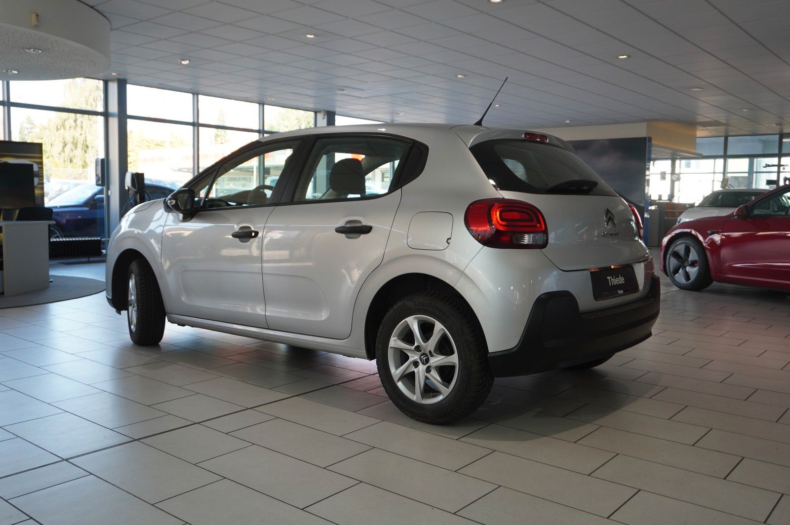 Fahrzeugabbildung Citroën C3 LIM. 1.2 LIVE KLIMA/TEMP./NEBEL/SPORT/USB