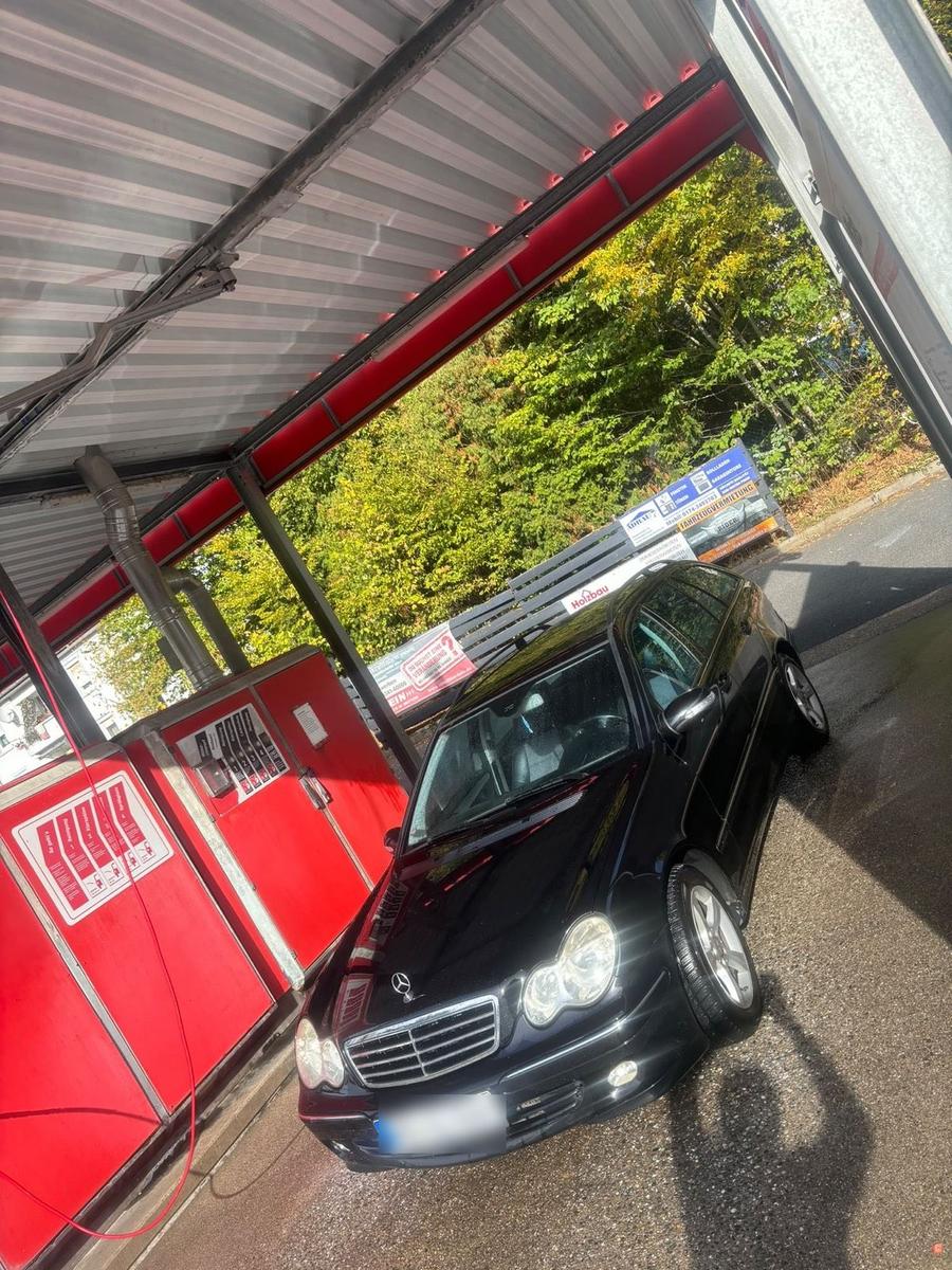Mercedes-Benz C220, 2004