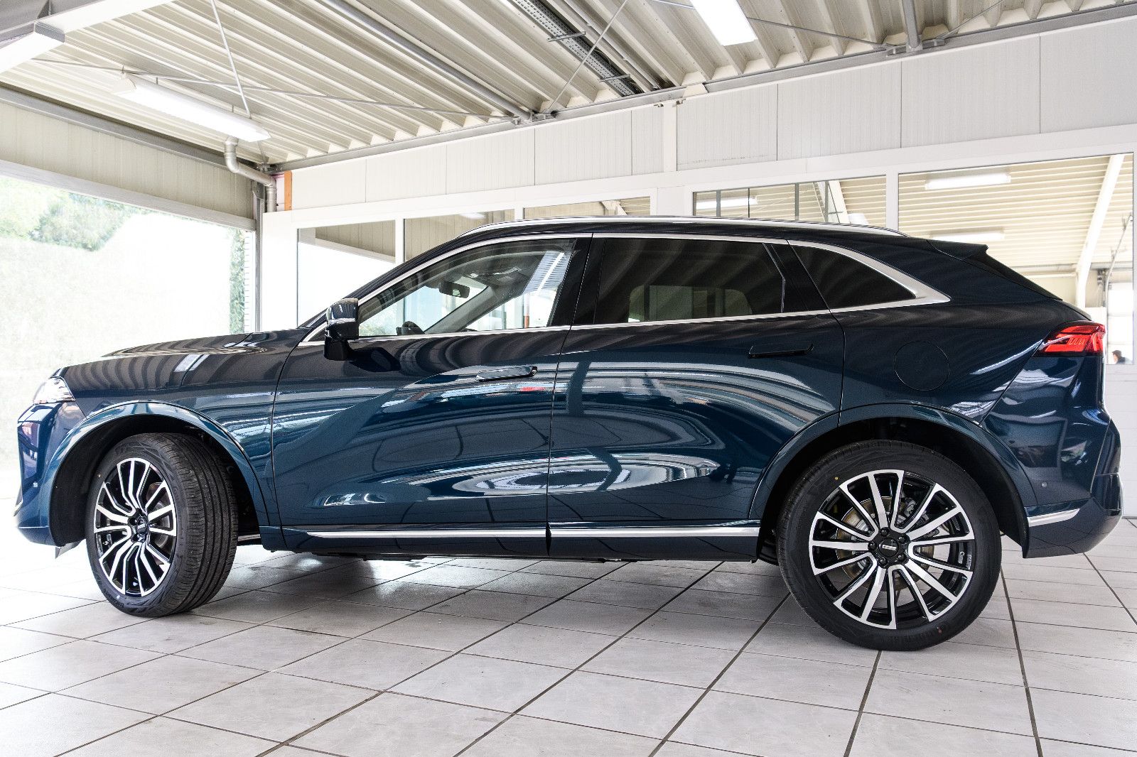 Fahrzeugabbildung GWM Wey 05 2.0 PHEV LUXURY 4WD Sitzpaket