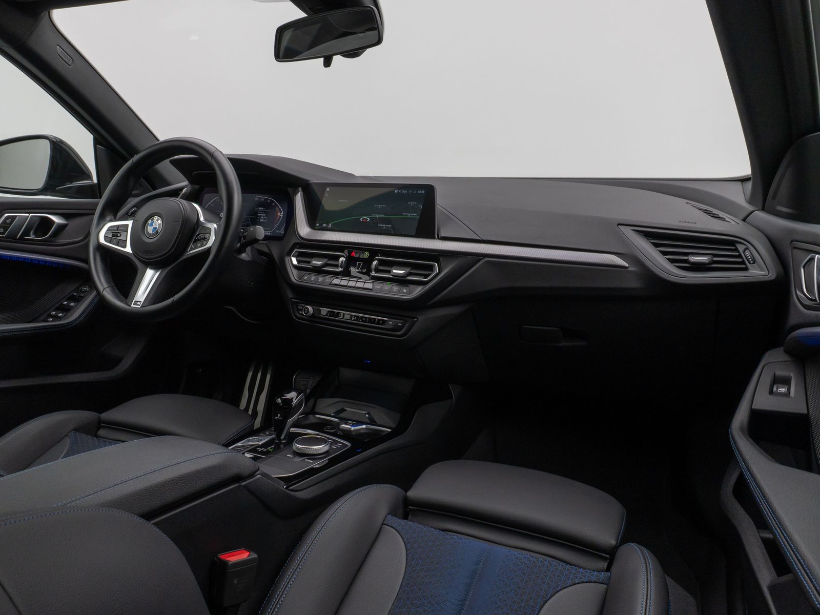Fahrzeugabbildung BMW 218i Gran Coupé M Sport DAB CockPitPr PDC Komfor