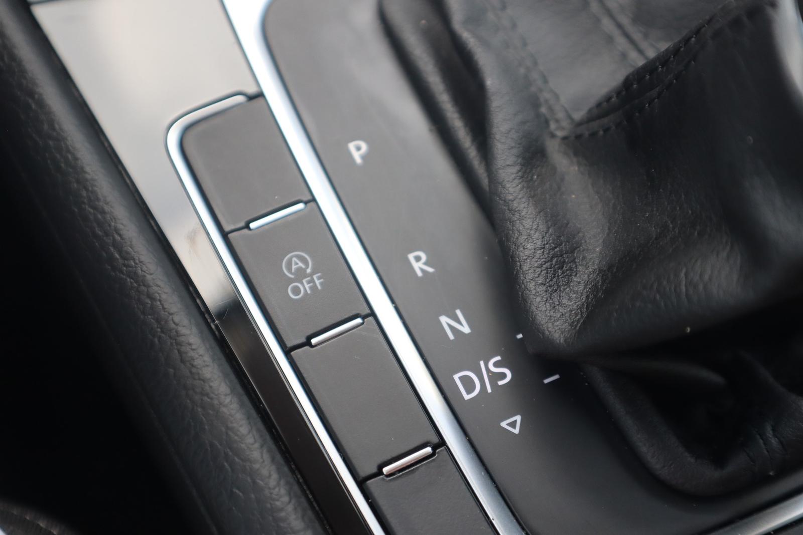 Volkswagen Golf VII Variant 1.5 TSI Highline ACC AHK LED