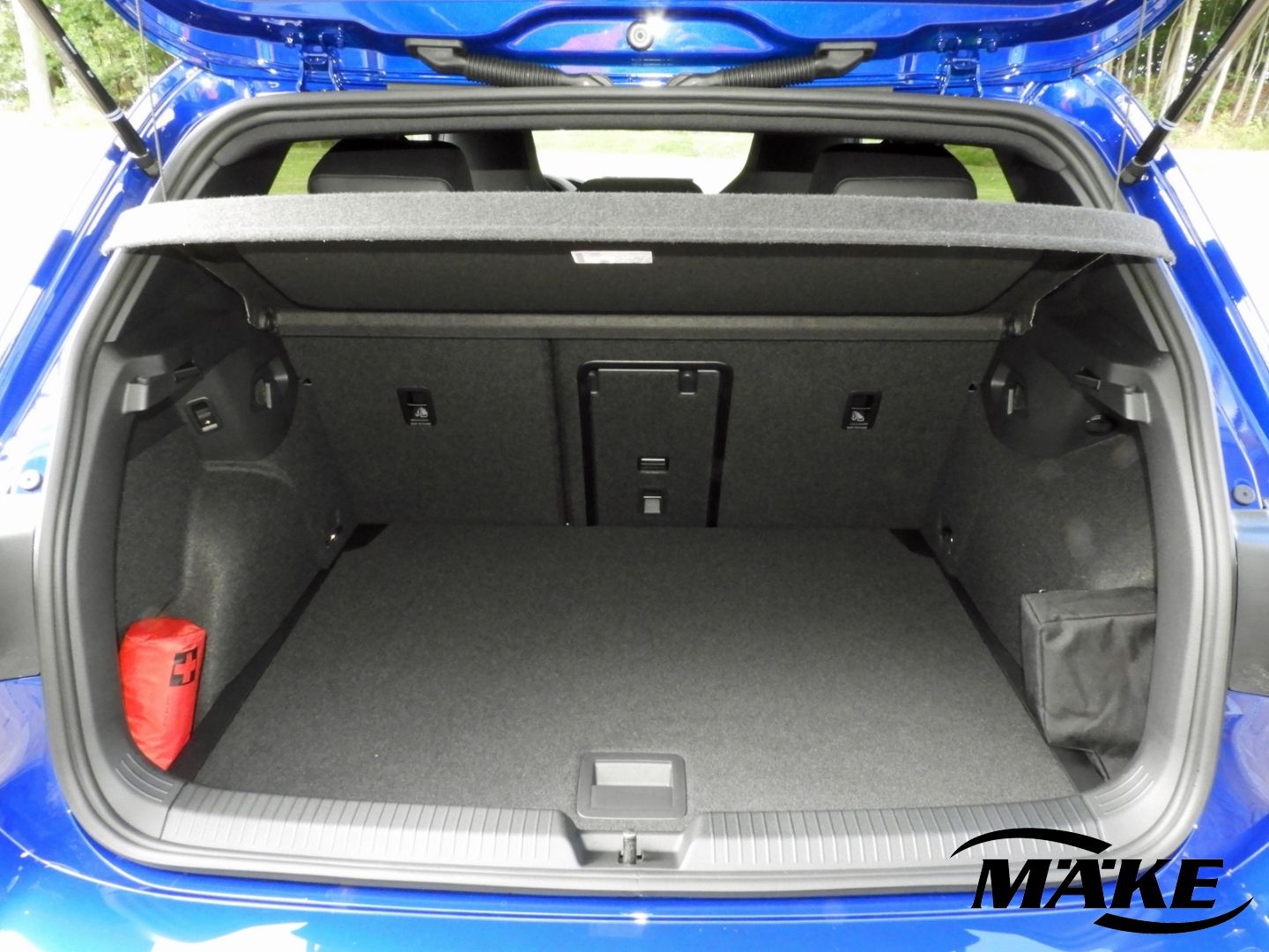 Golf R-Line 1.5 eTSI DSG AHZV NAV IQ.L RFK BLACK