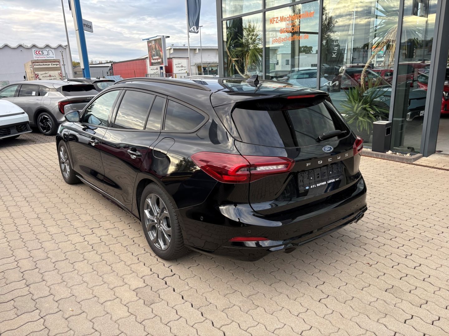 Fahrzeugabbildung Ford Focus Turnier ST-Line X HUD AHK-abnehmbar Navi
