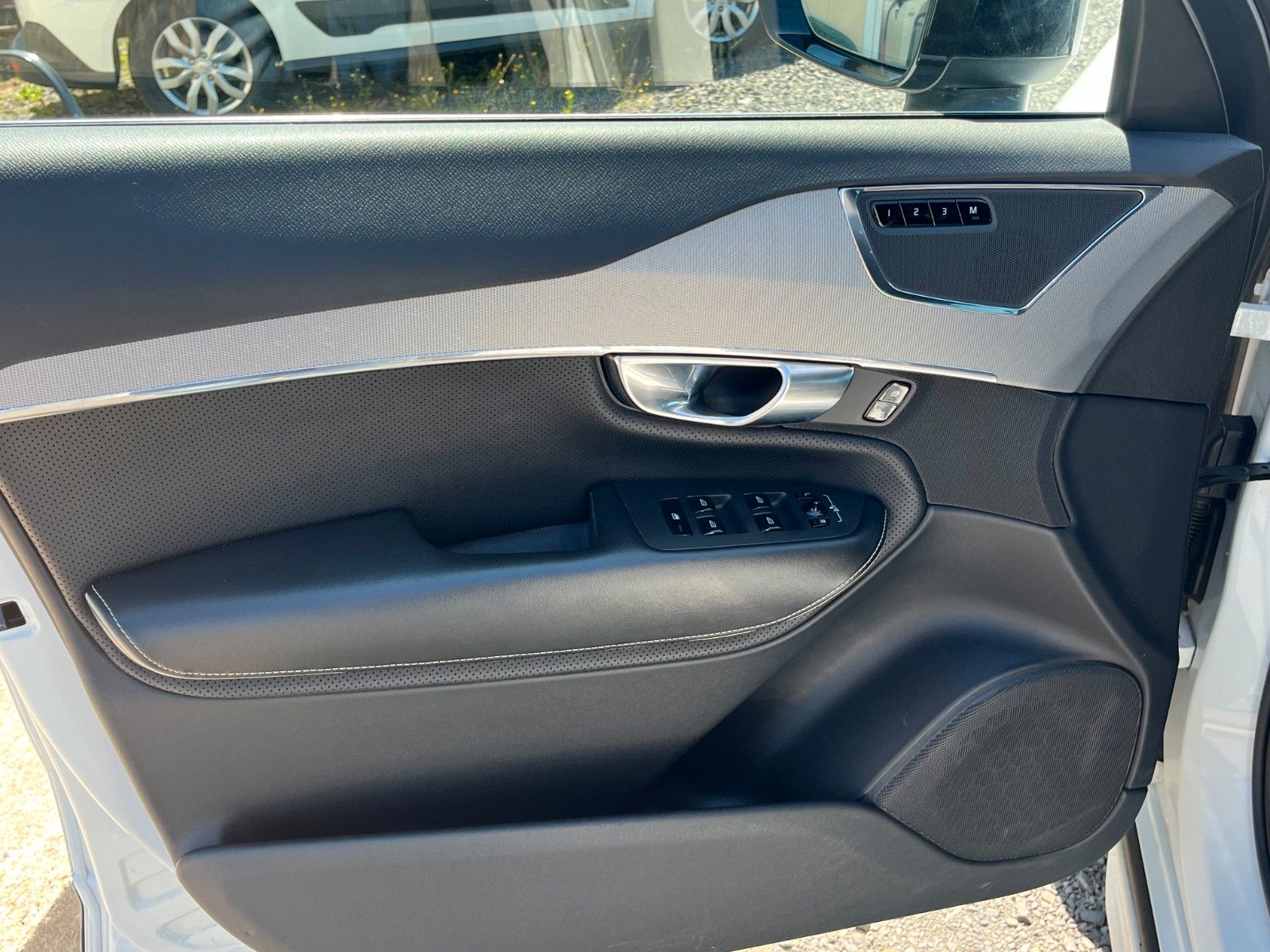 Fahrzeugabbildung Volvo XC90 R DESIGN AWD Navi Leder Pano LED *7-SITZER*
