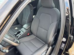 Fahrzeugabbildung Volvo XC40 T3 Geartronic Momentum Pro H/K 360° 1.HAND