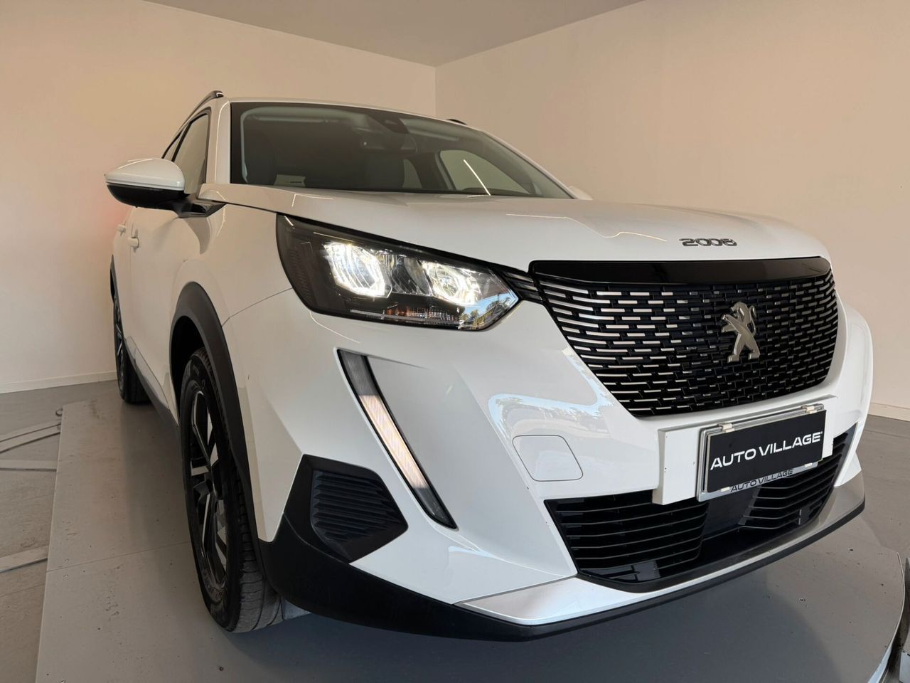 Peugeot 2008 PureTech 130 S&S EAT8 Allure imagem 3