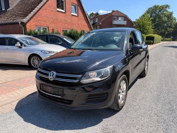 Volkswagen Tiguan - 1