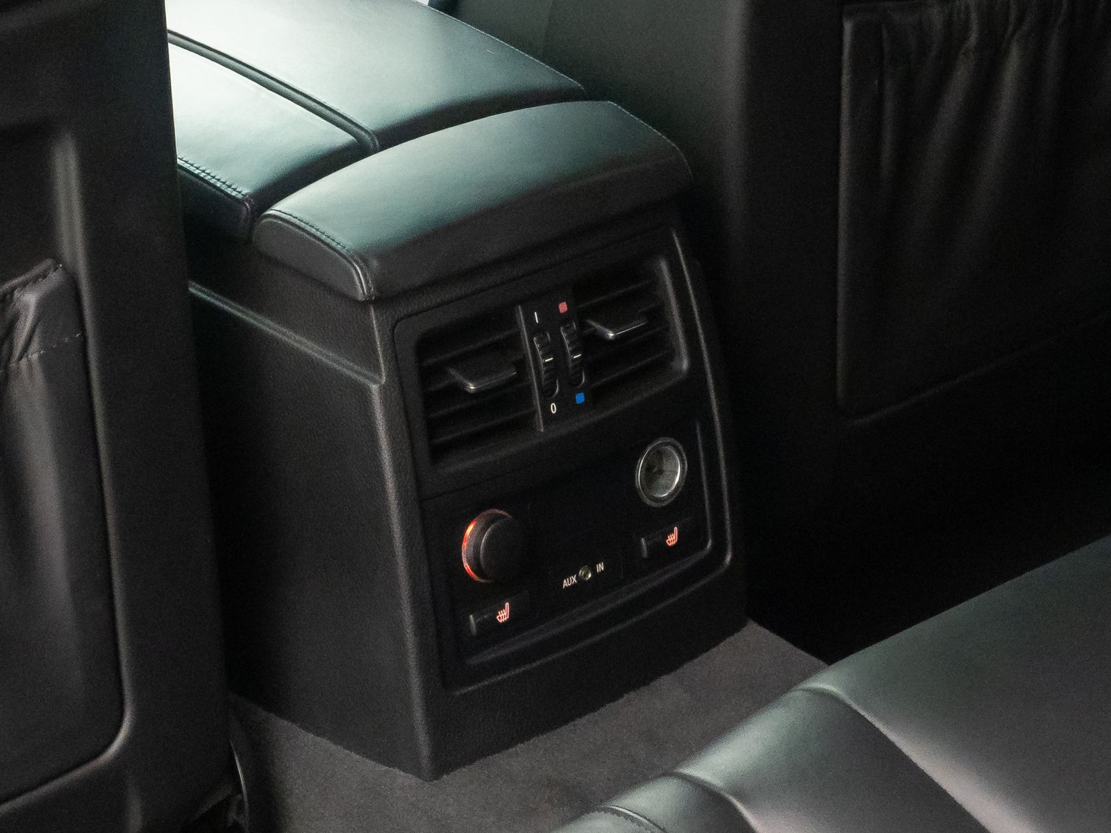 Fahrzeugabbildung BMW 530i M Sport Xenon NaviPro AHK HiFi Memory Leder