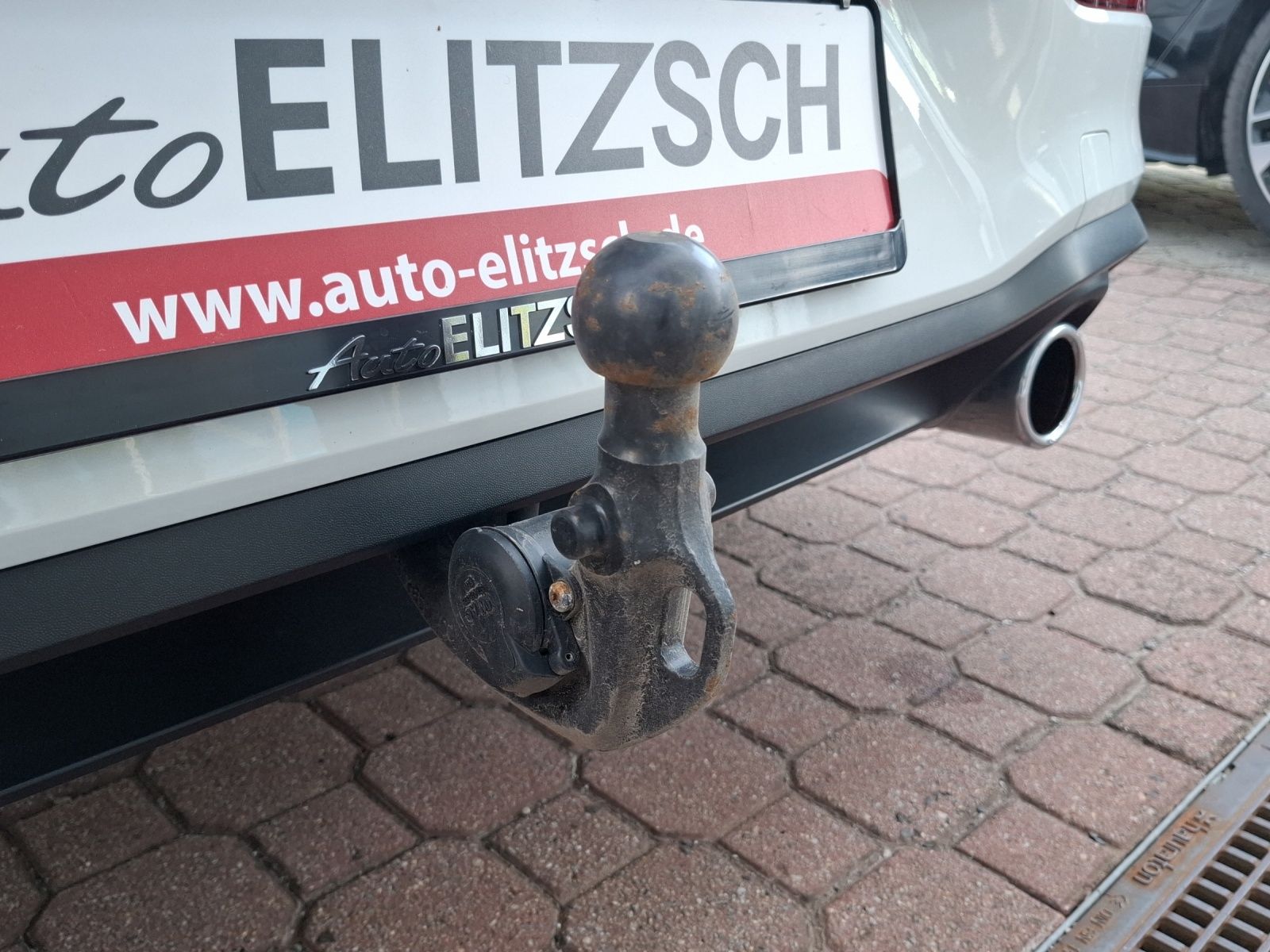 Fahrzeugabbildung Volkswagen Golf VIII GTI DSG Matrix AHK Navi Pano AID ACC R