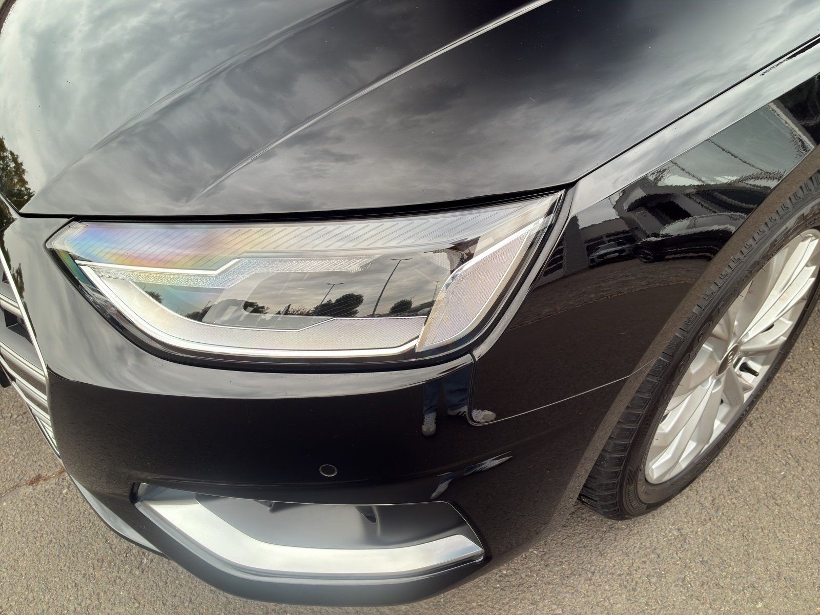 Fahrzeugabbildung Audi A4 Avant 35 2.0 TFSI advanced Kamera,Navi,SHZ,LM