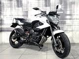 Yamaha XJ6 - YAMAHA XJ6