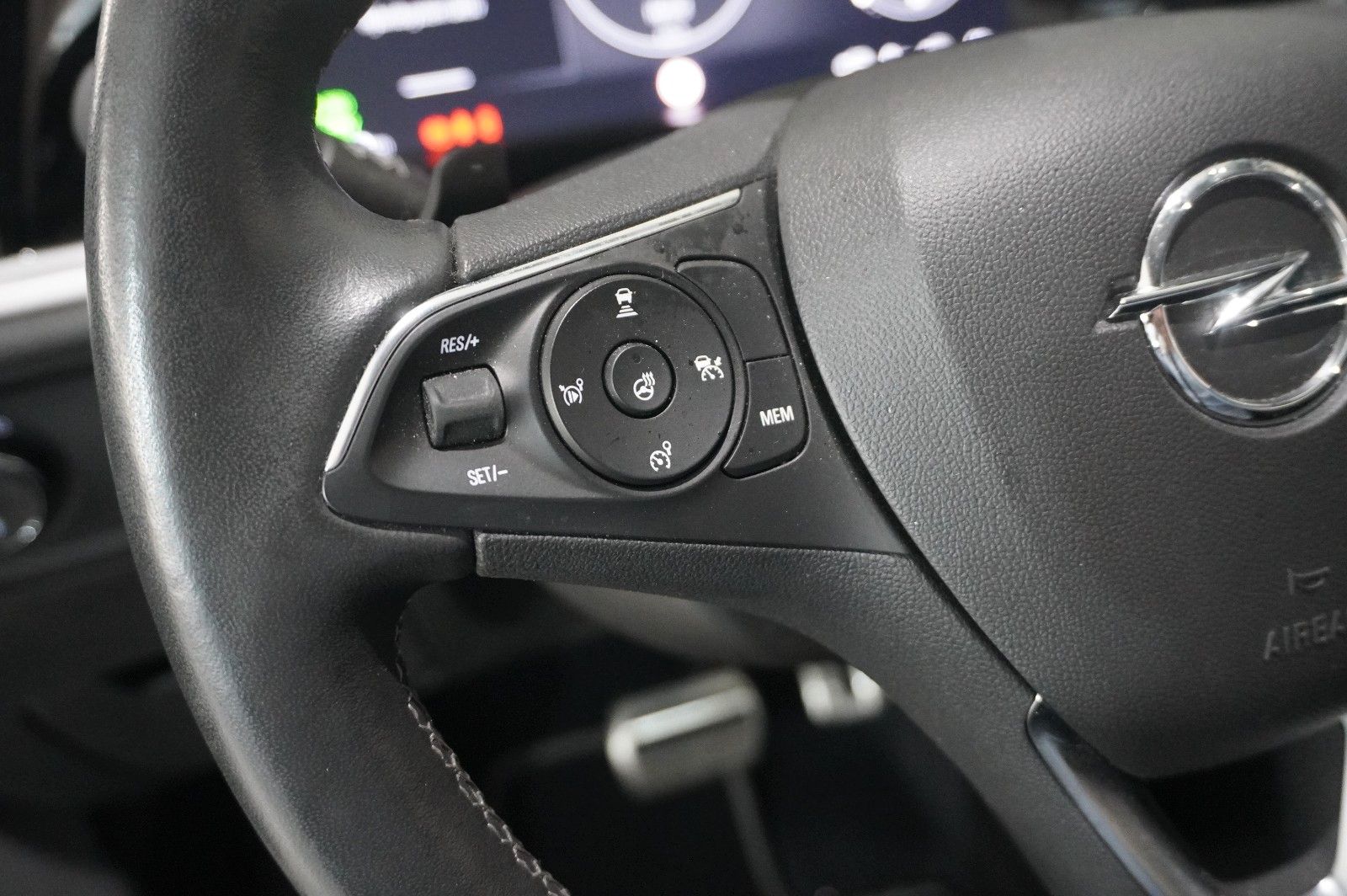 Fahrzeugabbildung Opel Grandland (X) 1.6 PHEV ELEGANCE NAVI/LED/SPORT