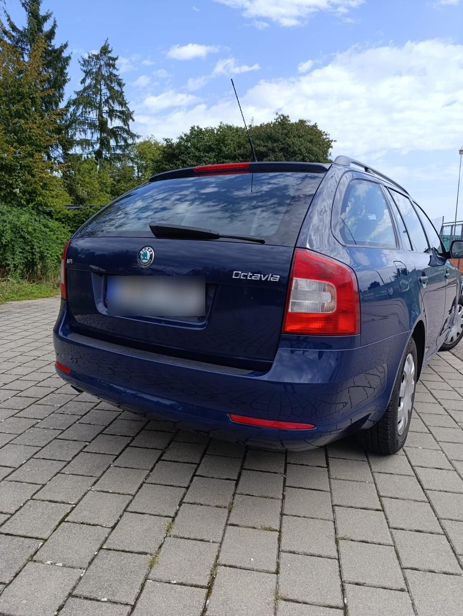 Skoda Octavia 2011 — photo 8