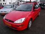 Ford Focus Turnier WENIG KM  TÜV ZR KUPPL NEU - Ford Focus aus 2000