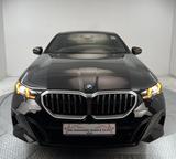 BMW 530 e M Sport Plug-in Hybrid 299 PS H.UP ICONIC - BMW 530: 530i