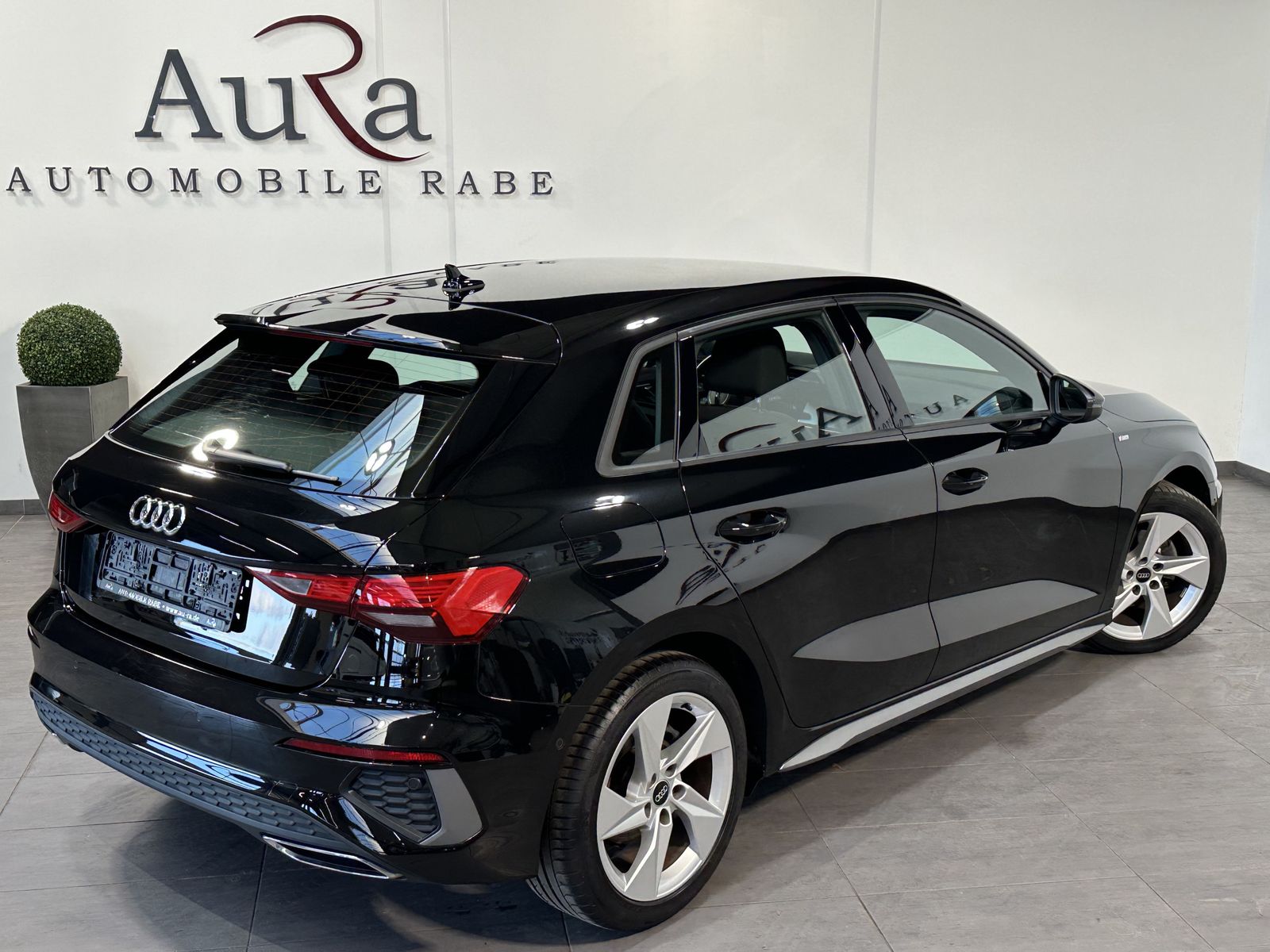 Fahrzeugabbildung Audi A3 SpB 30 TDI S-Line NAV+LED+KAMERA+PLA+DSP+17ZO
