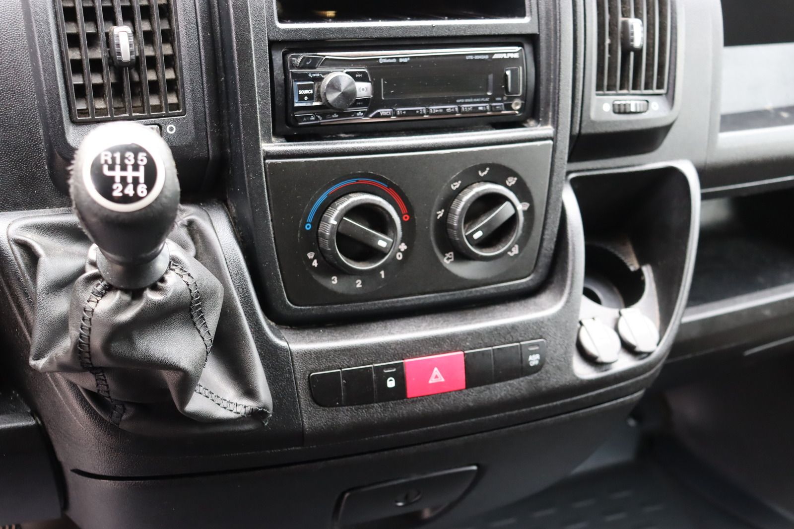 Fahrzeugabbildung Peugeot Boxer 2,2 HDi 110 Kasten L3 H2