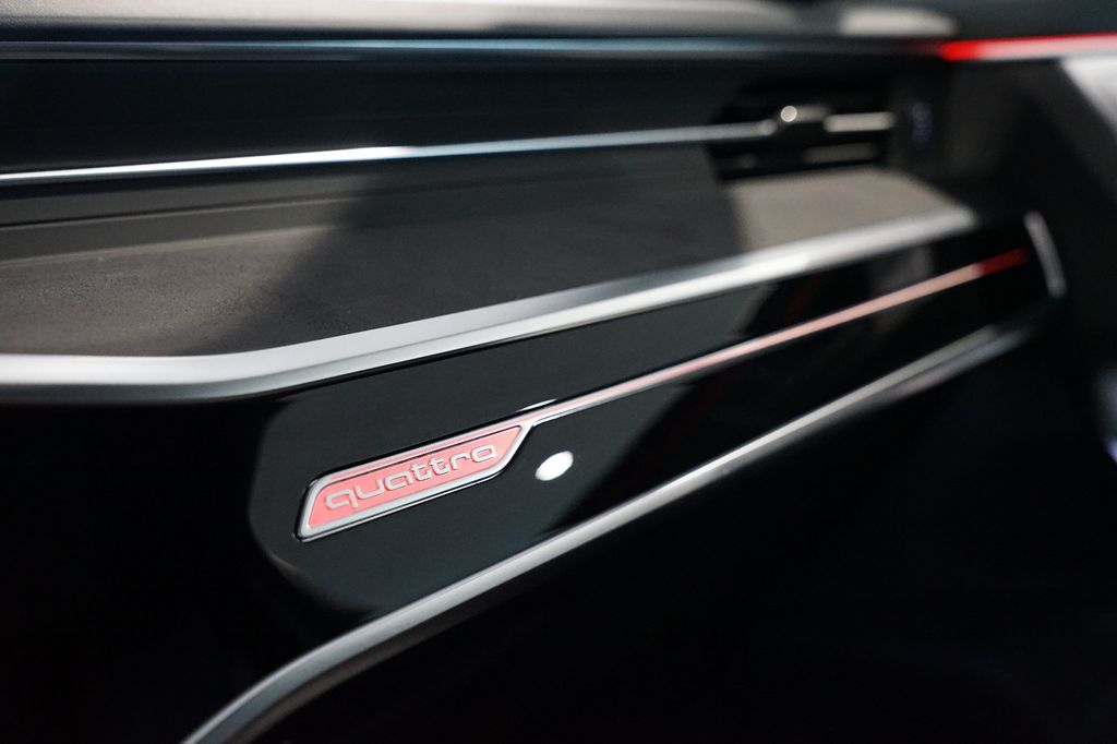 AUDI RS6 performance | RS-Designpaket+ | Pano | HuD AUDI RS6 performance | RS-Designpaket+ | Pano | HuD