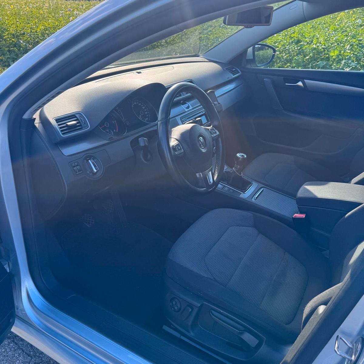 Volkswagen Passat 2011 — photo 5
