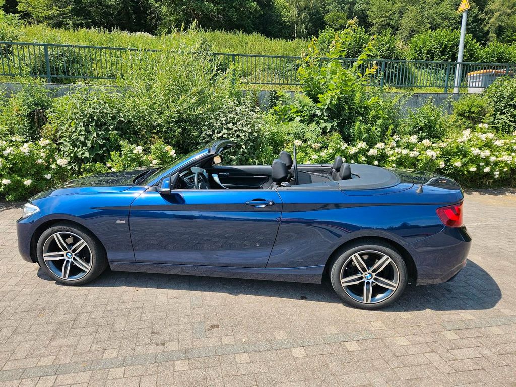 Image of BMW 218