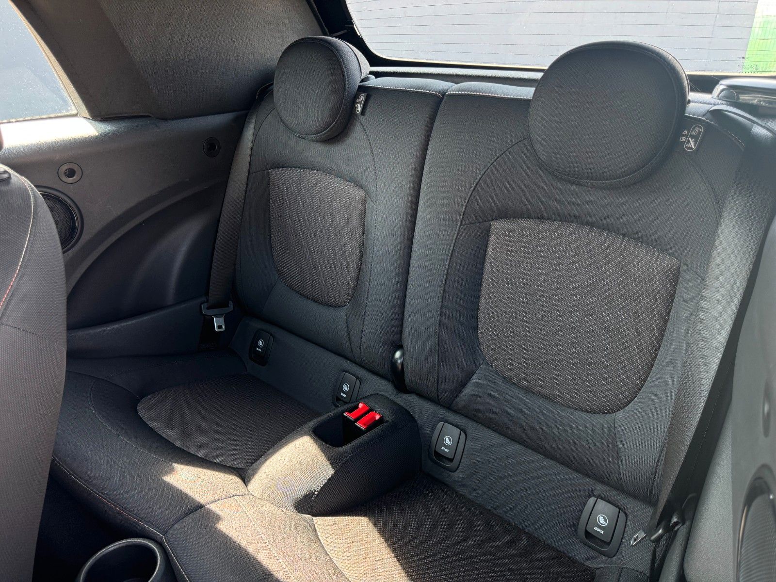 Fahrzeugabbildung MINI Cooper Cabrio Autom. Essential Trim Temp PDC SHZ