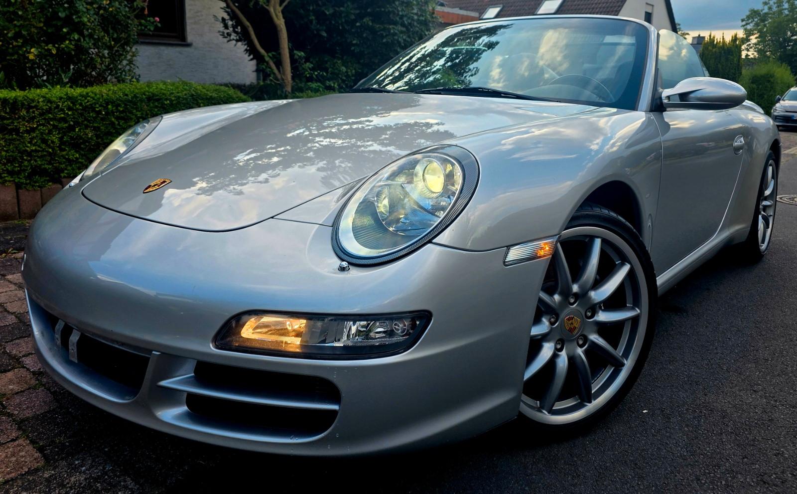 Porsche 911 Carrera Cabrio NACHLACKIERUNGSFREI