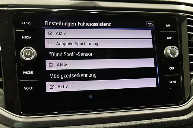 T-Roc IQ.DRIVE 1.5 TSI R-Line KAMERA NAVI SHZ PA
