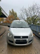 Suzuki Splash 1.0  - silberne Suzuki Splash