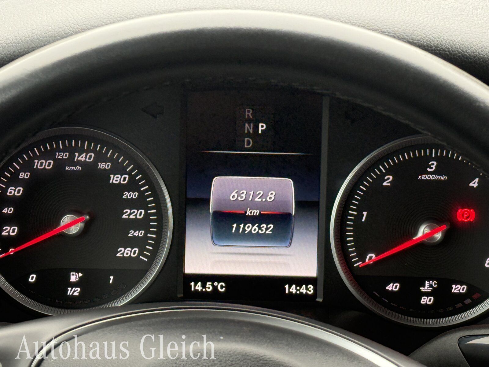 Fahrzeugabbildung Mercedes-Benz GLC 250 d Exclusive 4Matic Navi/KEYLESS-Go-Paket