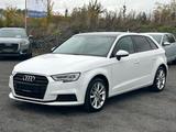 Audi A3 Sportback Panoramadach+NEU TÜV+ NAVI+SHZ - Audi A3 mit Diesel-Antrieb: Weiß, Limousine