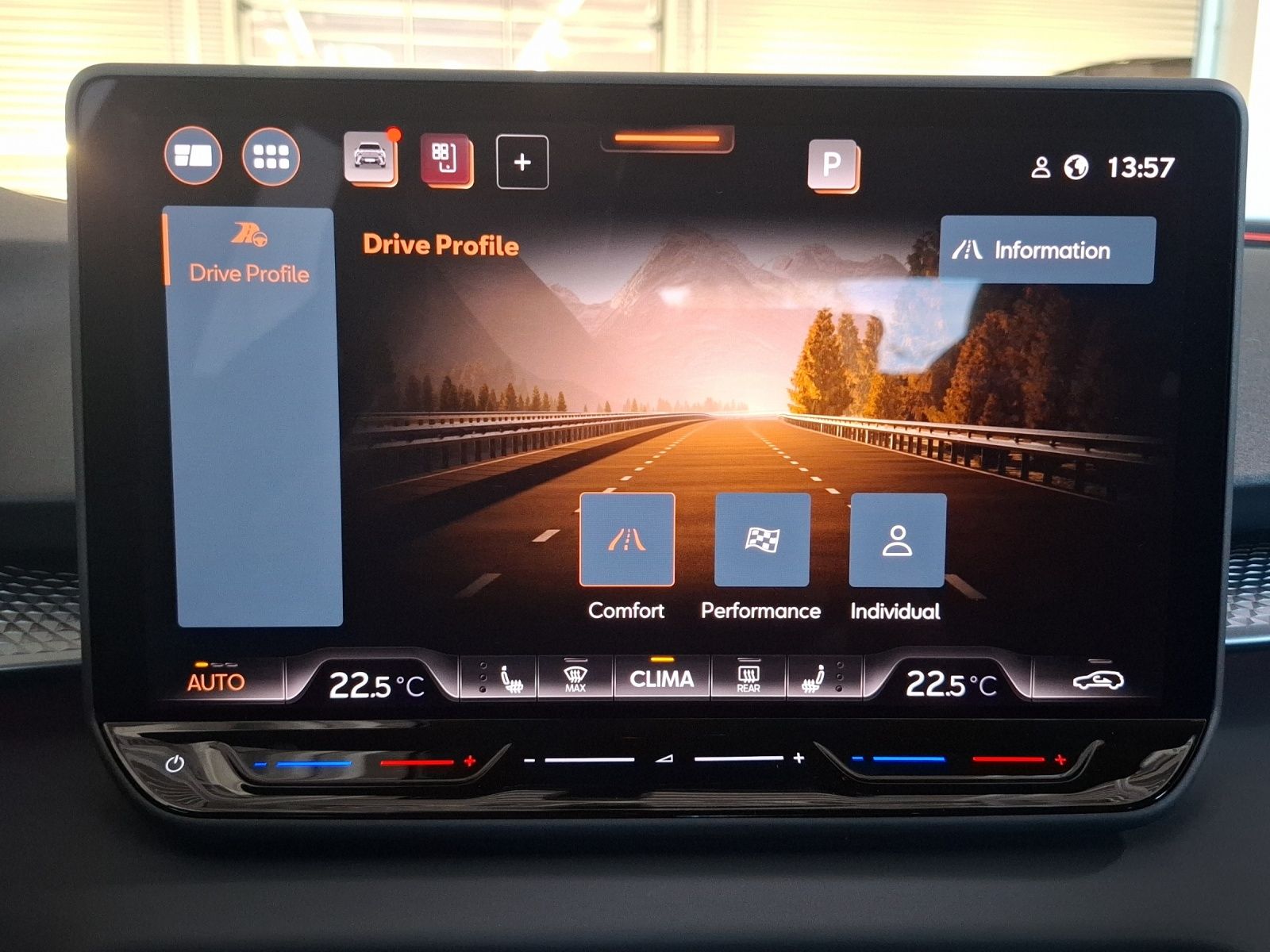 Fahrzeugabbildung SEAT Terramar eTSI Matrix Navi HUD ACC RFK SHZ 19"