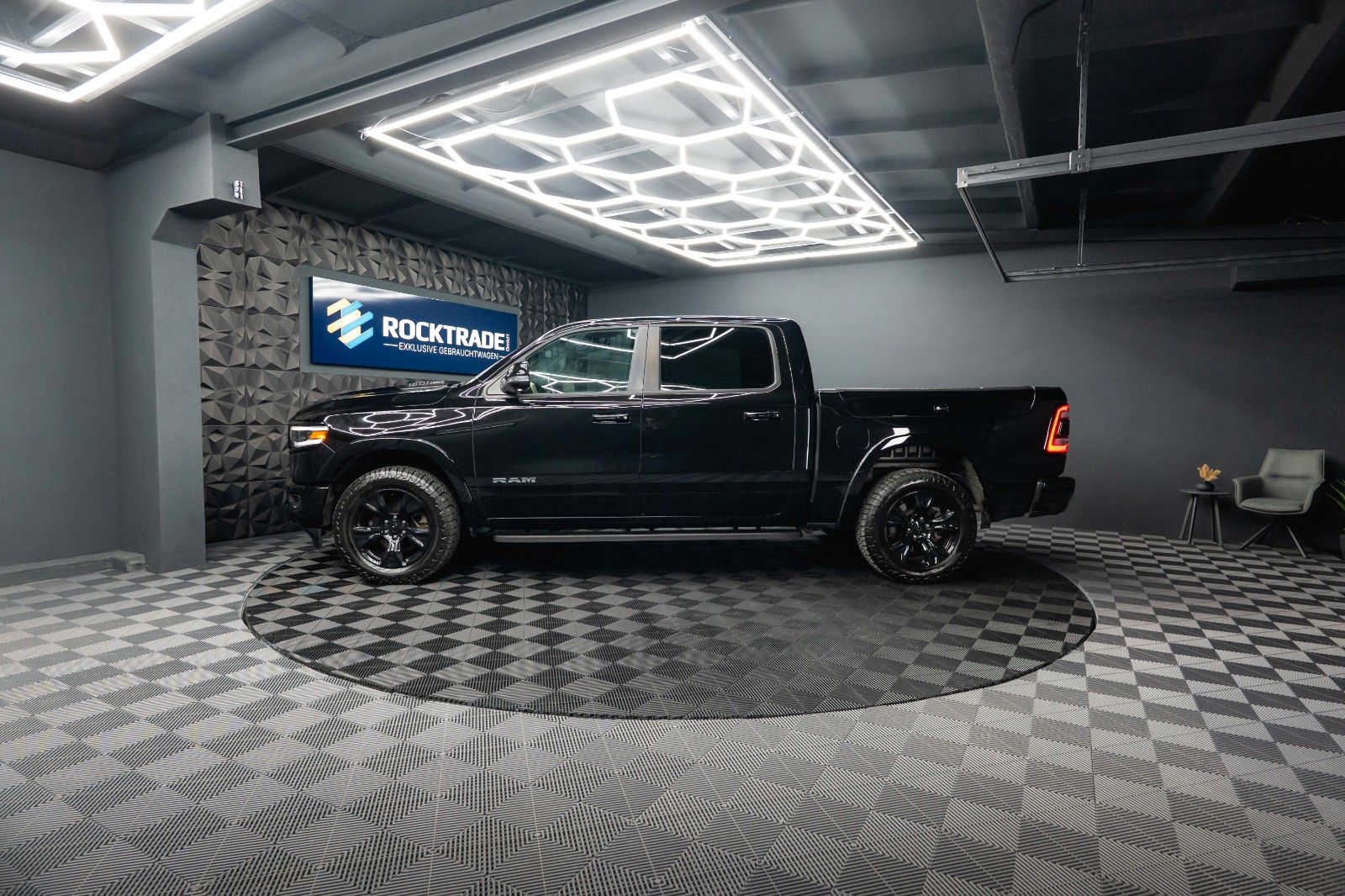 Fahrzeugabbildung Dodge RAM 5.7 V8 HEMI 4x4 Night LARAMIE RAMBOX 19%