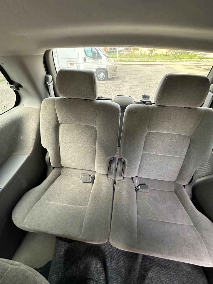 Kia Carnival 2005 — photo 10