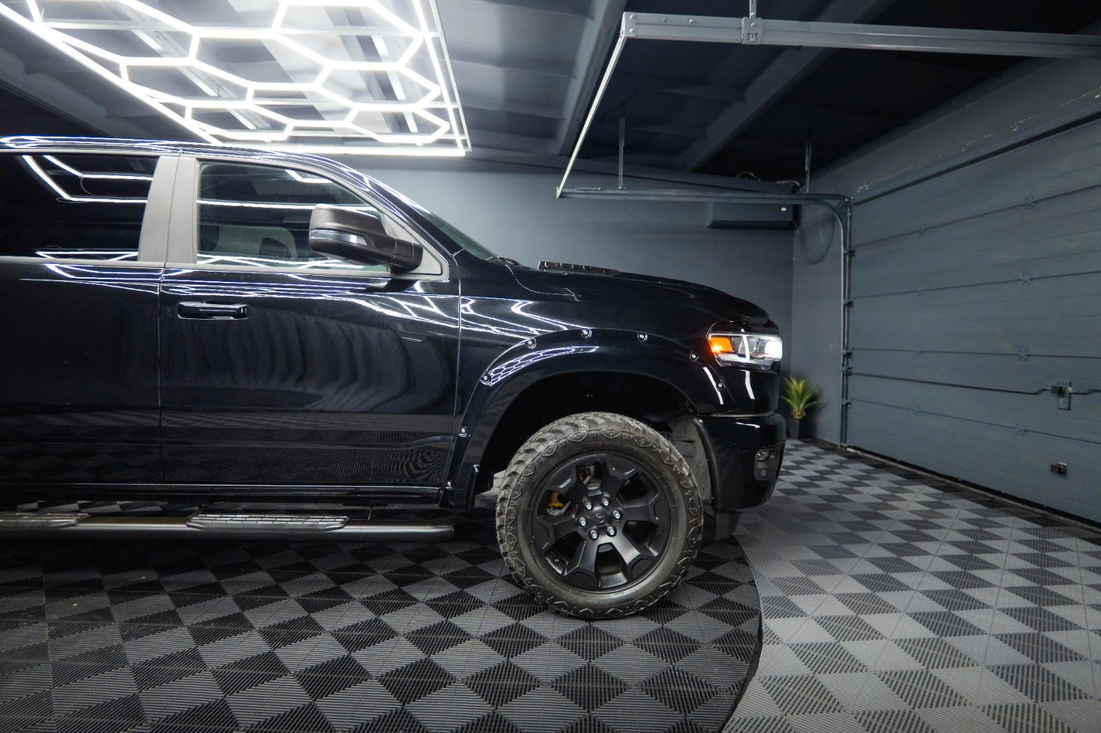 Fahrzeugabbildung Dodge RAM 3.0 MY 25 TWIN TURBO Offroad Night ACC 19%