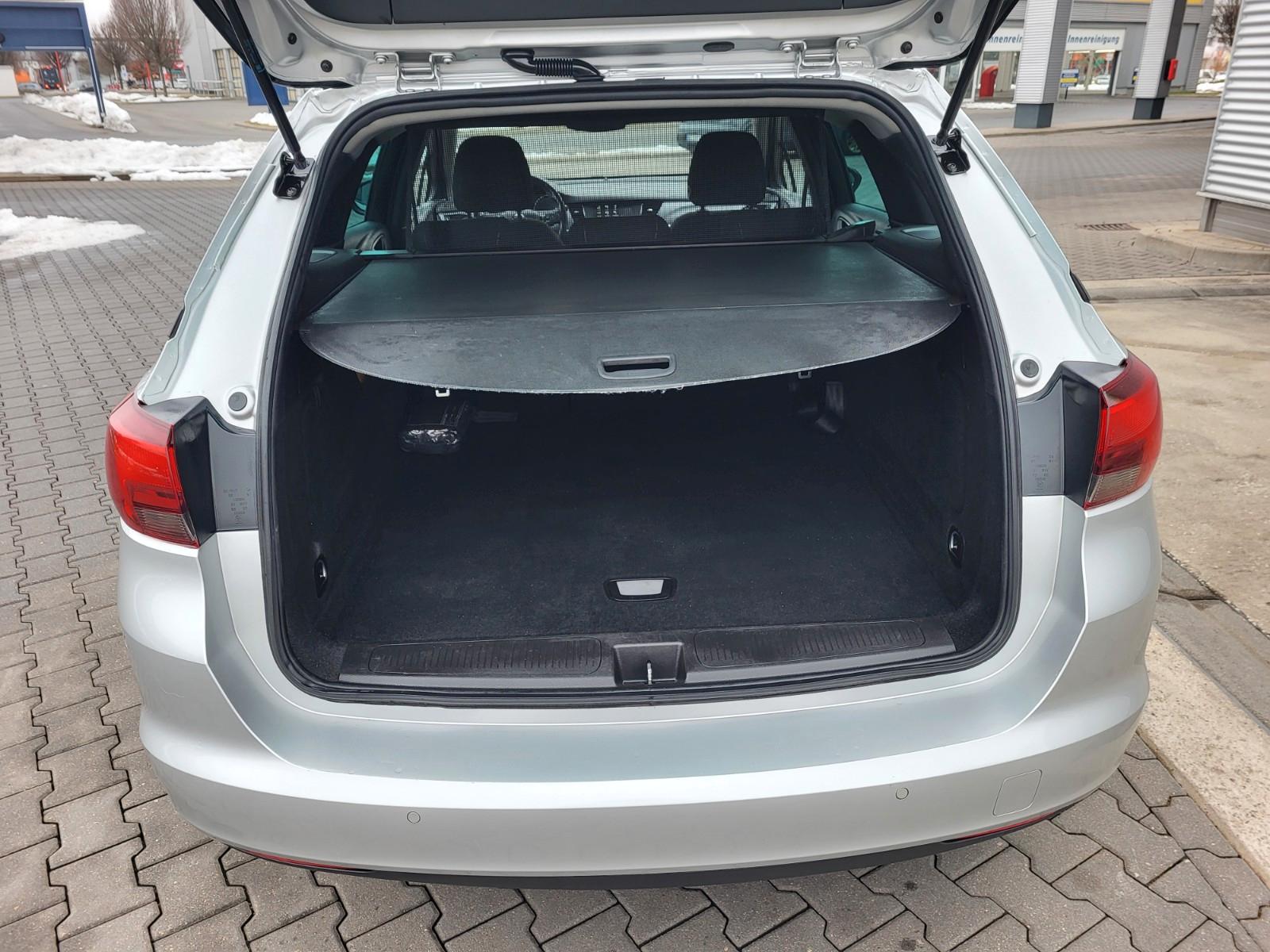 Opel Astra.1.5.CDTI. Sports Tourer. NAVI. PDC.