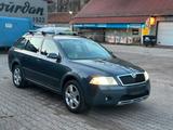 Skoda Octavia 2.0 FSI Scout 4x4 AHK - Skoda Octavia aus 2008: Scout