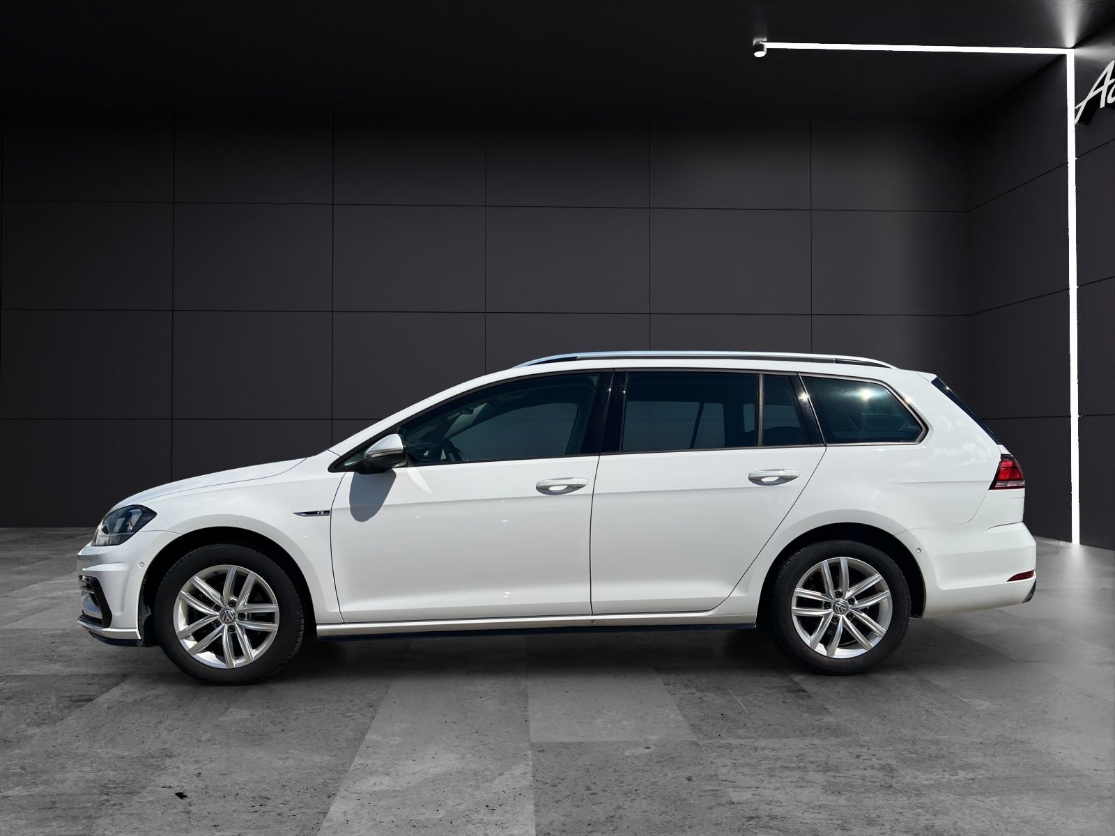 Fahrzeugabbildung Volkswagen Golf VII Variant TDI R-Line  DSG Navi ACC RFK SH