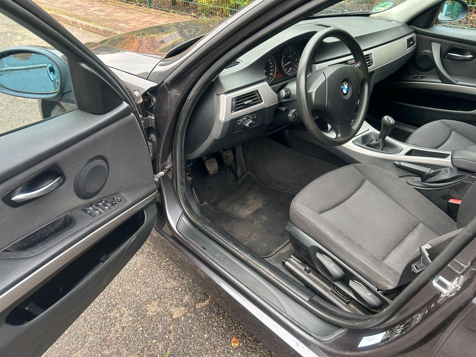BMW 320 2006 — photo 8