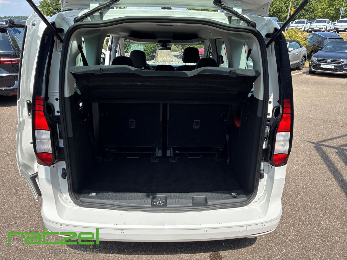 Fahrzeugabbildung Volkswagen Caddy Life 2.0 TDI 7 Sitze+NAVI+PDC+LED