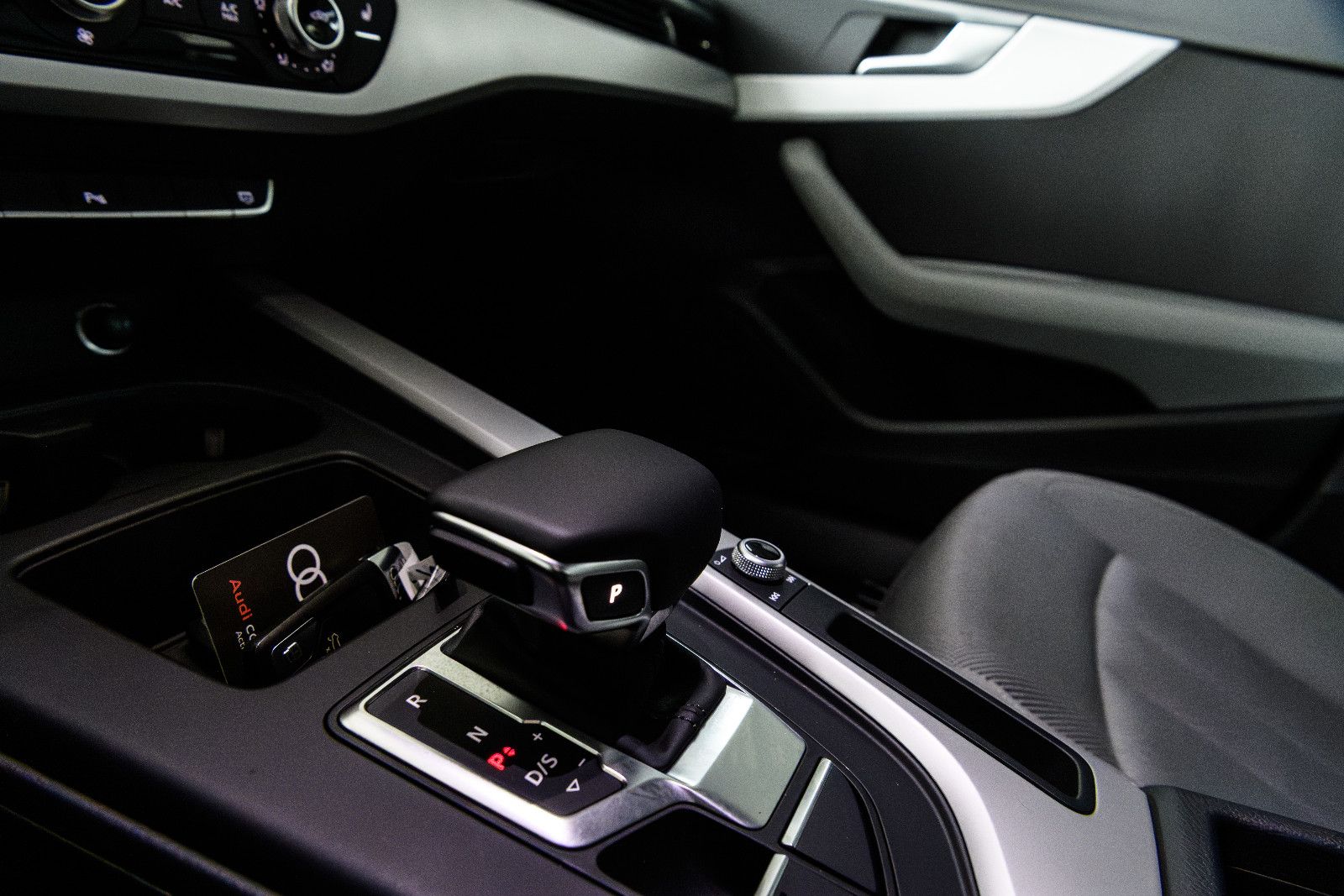 Fahrzeugabbildung Audi A4 Lim. 35 TFSI S-tronic+SHZ+elektr Sitze