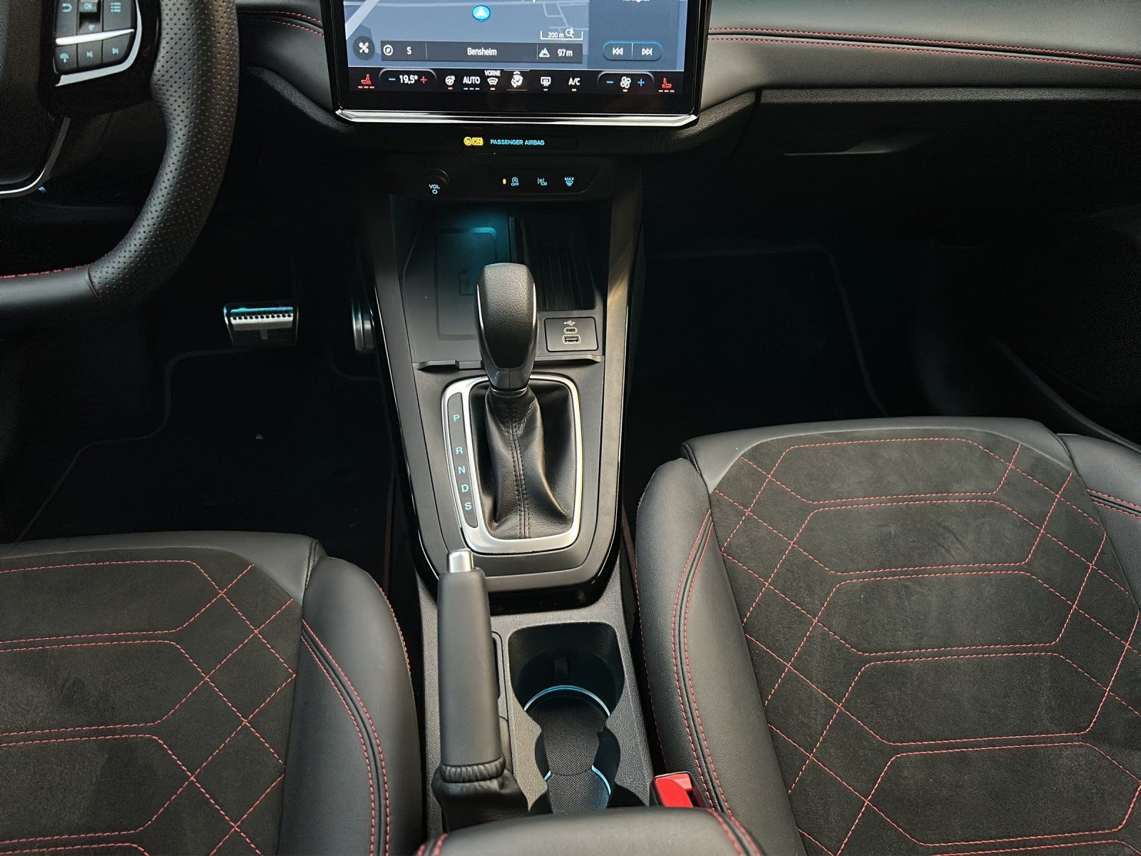 Fahrzeugabbildung Ford Puma 1.0 ST-Line X Aut./LED/ACC/360°/NAVI/SHZ/