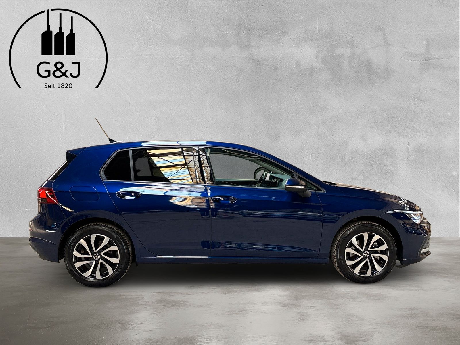 Fahrzeugabbildung Volkswagen Golf 1.5 eTSI Active AHK AppConnect SHZ