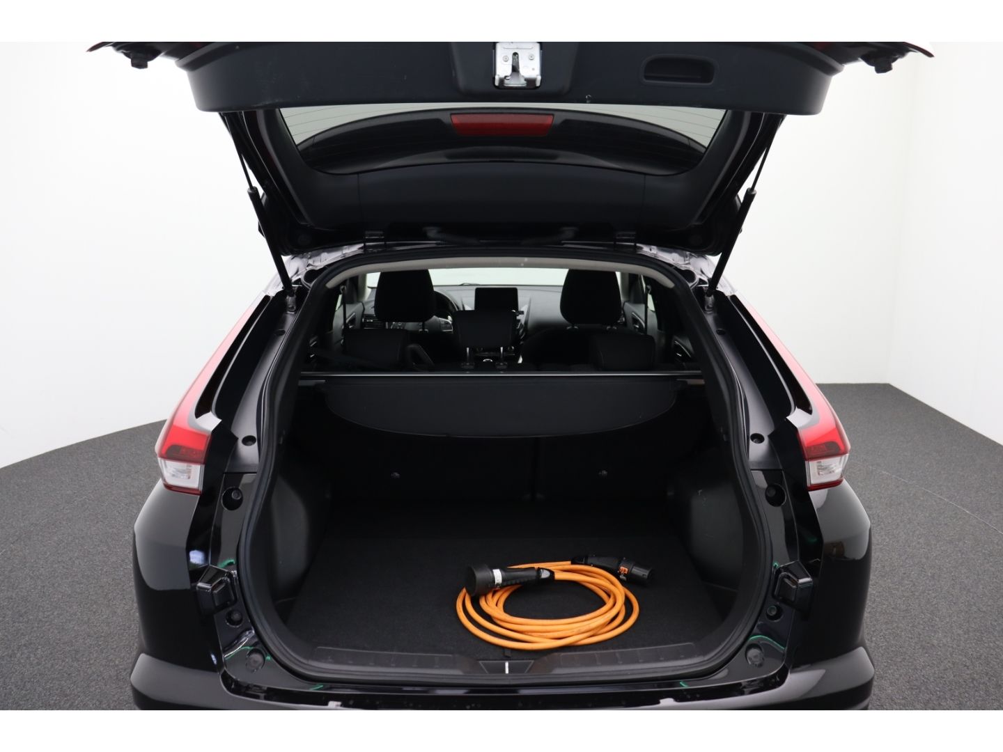 Fahrzeugabbildung Mitsubishi Eclipse Cross 2.4 Basis Hybrid 4WD