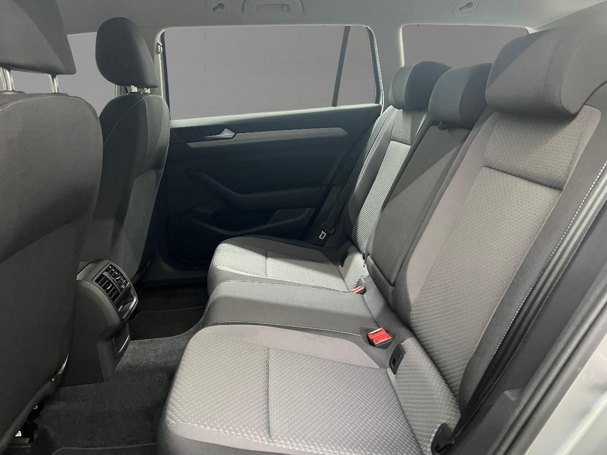 Volkswagen Passat Variant - Bild 12