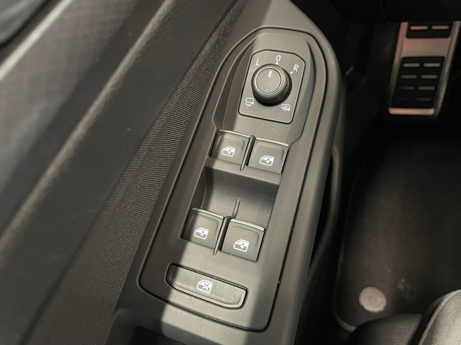 Volkswagen Golf VIII Active 1.0 eTSI DSG LED ACC KAM, миниатюра 22
